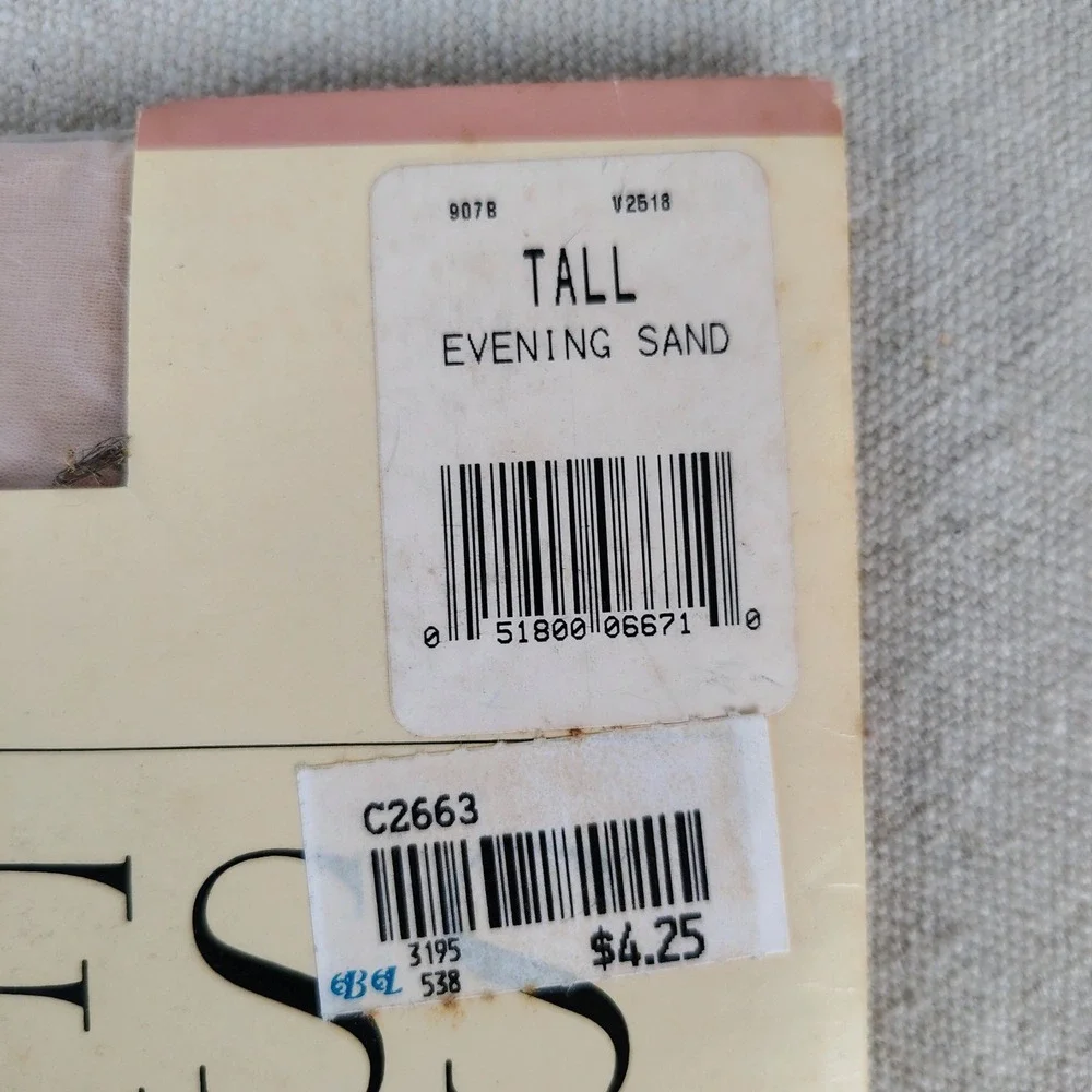 NWT Womens Tall Heiress Light Support Pantyhose Evening Sand Nude Vintage 90s